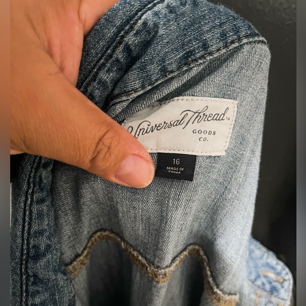 Excellent Condition Universal Thread Denim Long S… - image 5